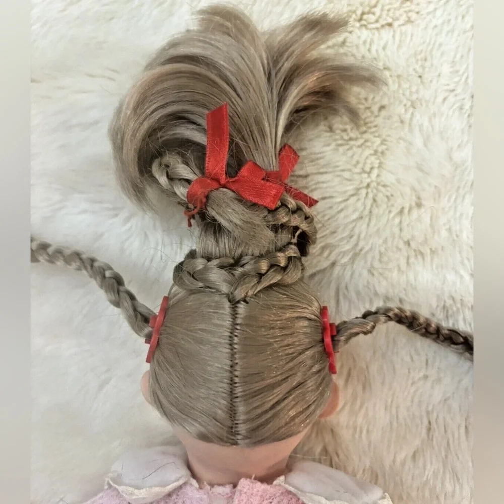 Cindy Lou Who Soft Body Doll Twirling Braids Dr Seuss Grinch 2000 Playmates Toys - Picture 7 of 10